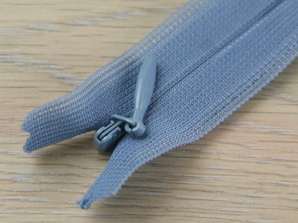 Clearance Concealed Invisible Closed End Zip per 5 zips (CL3CC14082