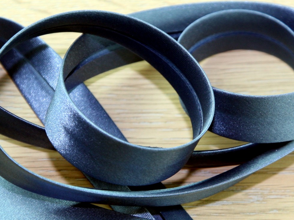 Prym Duchesse Satin Bias Binding (903600-M) - Picture 8 of 37