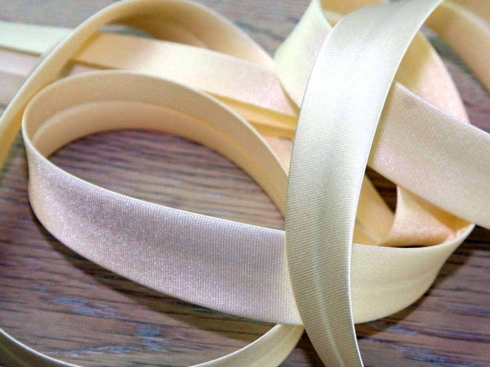 Prym Duchesse Satin Bias Binding (903600-M) - Picture 17 of 37