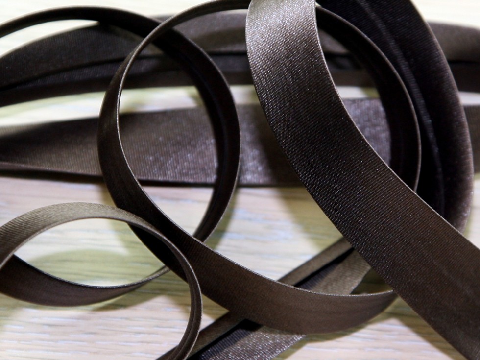 Prym Duchesse Satin Bias Binding (903600-M) - Picture 6 of 37
