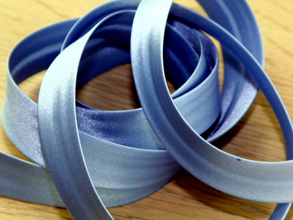 Prym Duchesse Satin Bias Binding (903600-M) - Picture 15 of 37