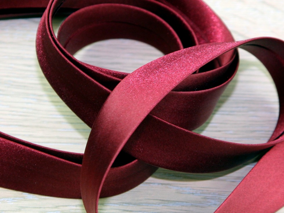 Prym Duchesse Satin Bias Binding (903600-M) - Picture 7 of 37